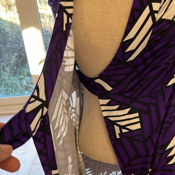 VGUC Diane Von Furstenberg sleeveless purple black and white wrap dress - Picture 7 of 12